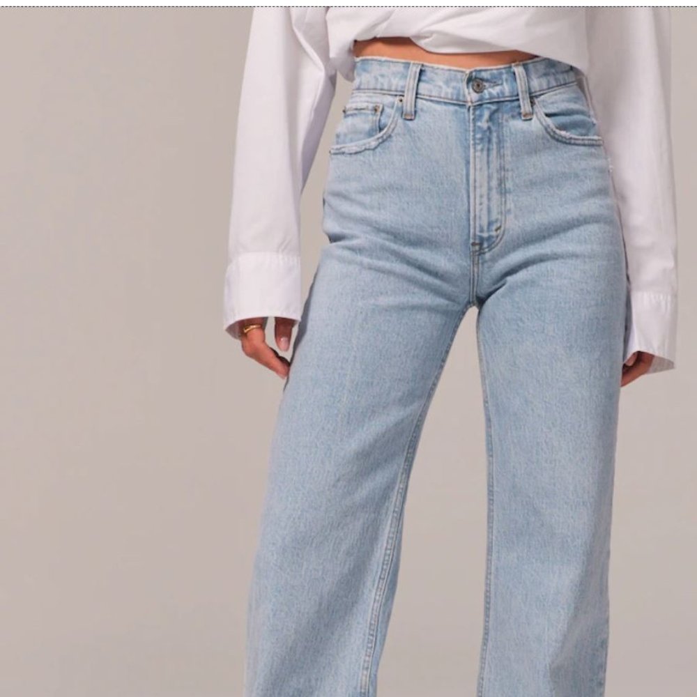 NWT Abercrombie High Rise 90s Relaxed Jean